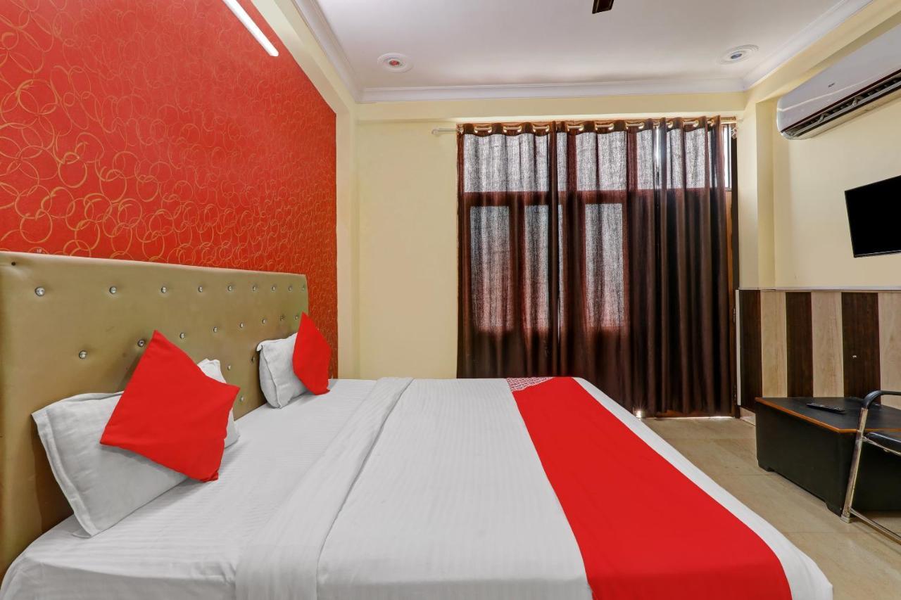 Oyo Devpuri Hotel 3*
