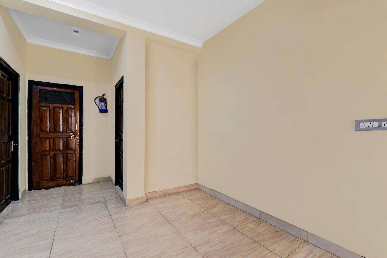 Hotel Oyo Devpuri 3*