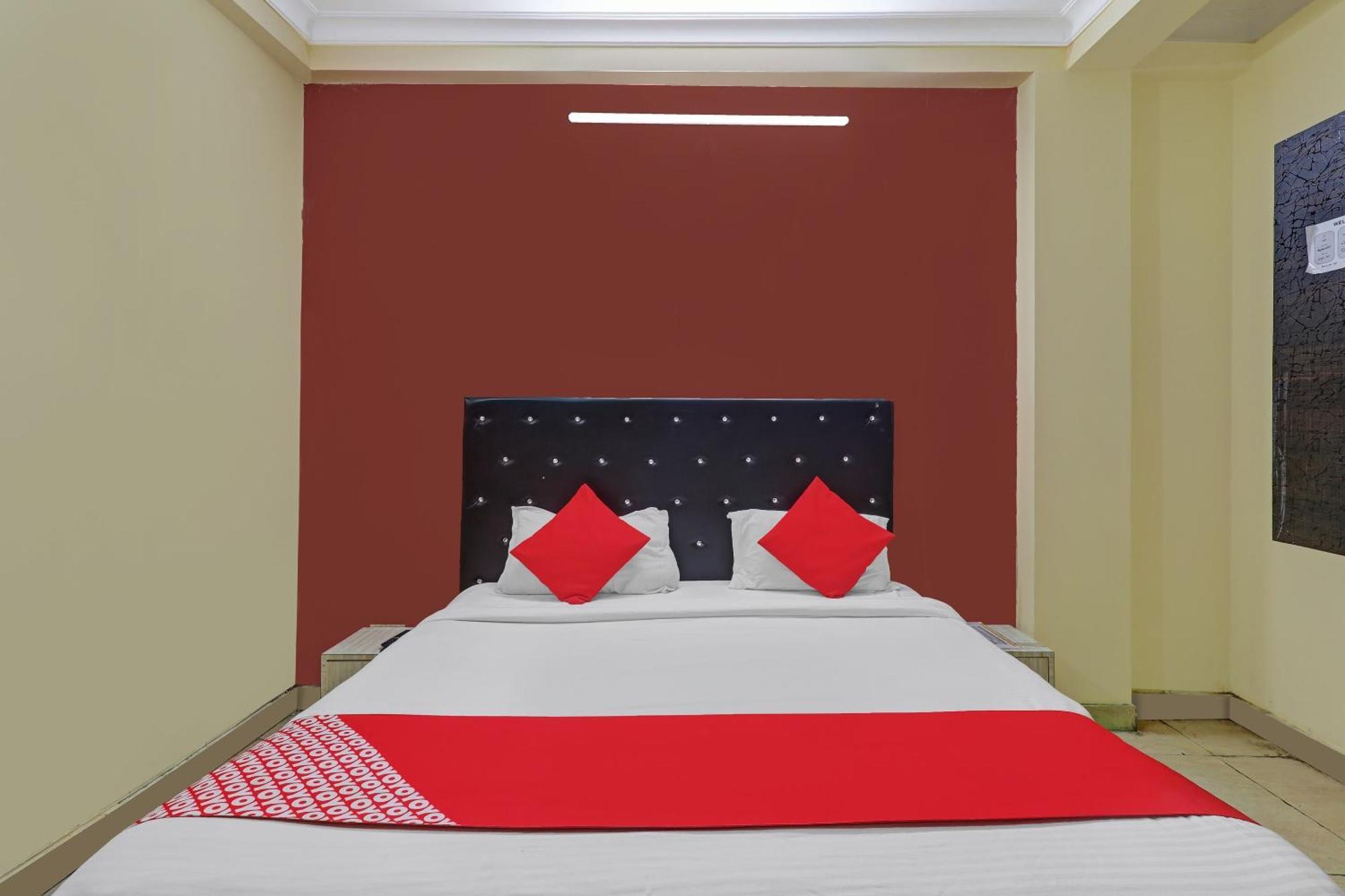 Oyo Devpuri Hotel 3*